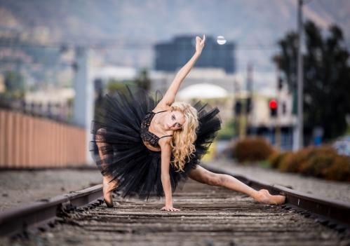 girl dancing