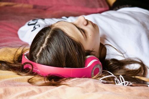 girl headphone relaxation techniques for health