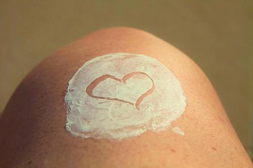 wearing sunscreen is a healthy lifestyle habit